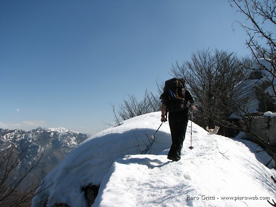 32 Accumulo di neve in cresta.jpg